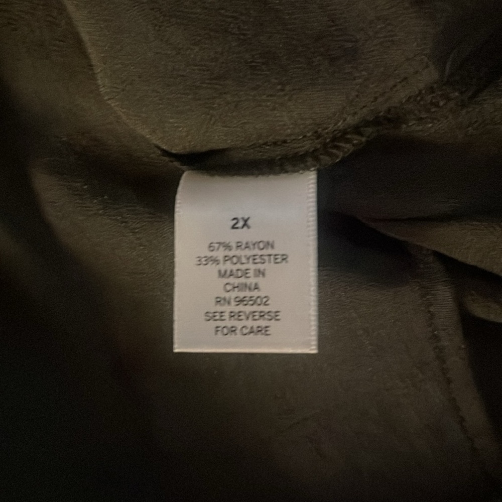 New Dress Barn Button Down Shirt Olive Green 3/4 Sleeve Collared Lightweight - Picture 4 of 4